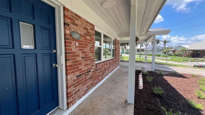 Property Photo:  2760 Sunset Drive NW  FL 33881 