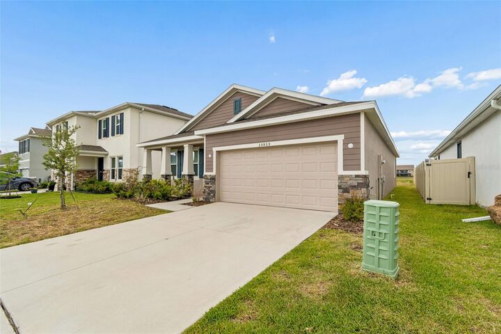 Property Photo:  10959 Cotton Vale Place  FL 33576 