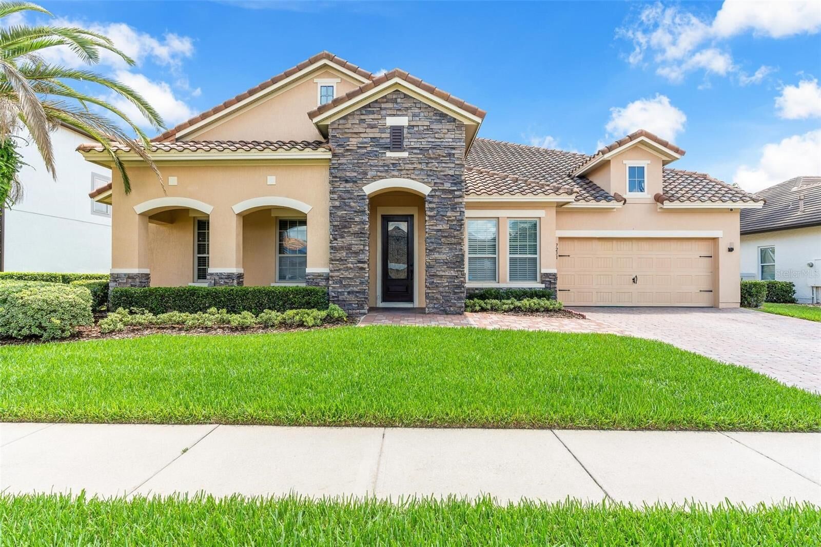 Property Photo:  7231 Sangalla Drive  FL 34786 
