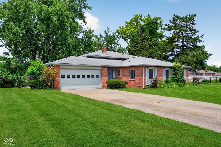 Property Photo: 5428 Brendon Park Drive IN 46226