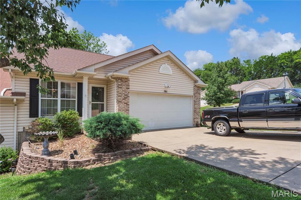 Property Photo:  1911 Meriwether Drive  MO 63090 