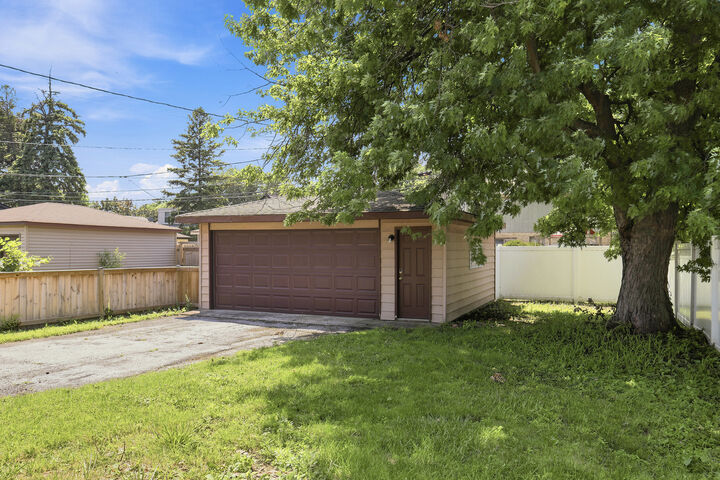 Property Photo: 9300 S Francisco Avenue IL 60805