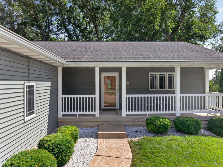 Property Photo:  303 Hillside Avenue  IL 61350 