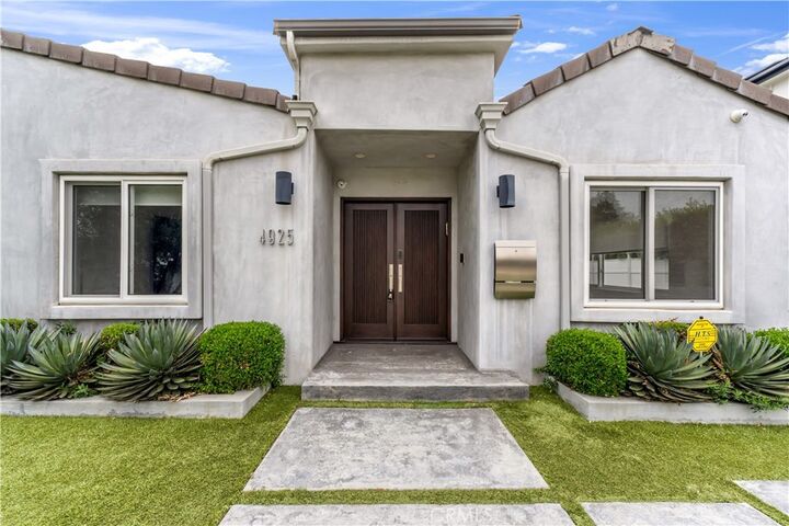 Property Photo:  4925 Nagle Avenue  CA 91423 