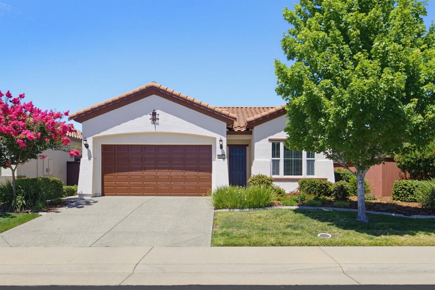 Property Photo: 2081 Abby Gate Drive CA 95747