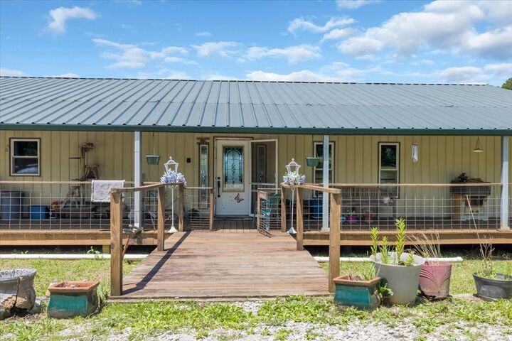 Property Photo: 5688 Burkett Chapel Road TN 37397