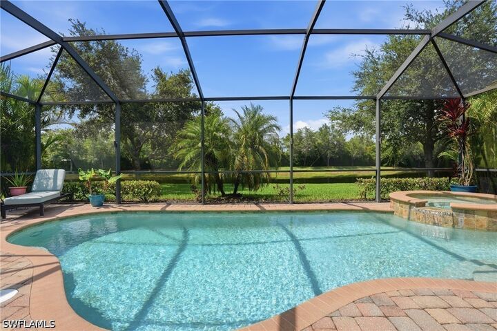 Property Photo: 3054 Aviamar Circle FL 34114