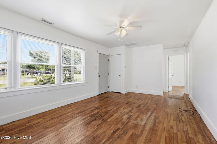 Property Photo:  813 N 20th Street  NC 28557 