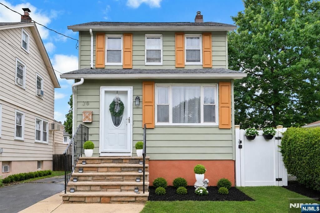 Property Photo:  35 Colling Avenue  NJ 07662 