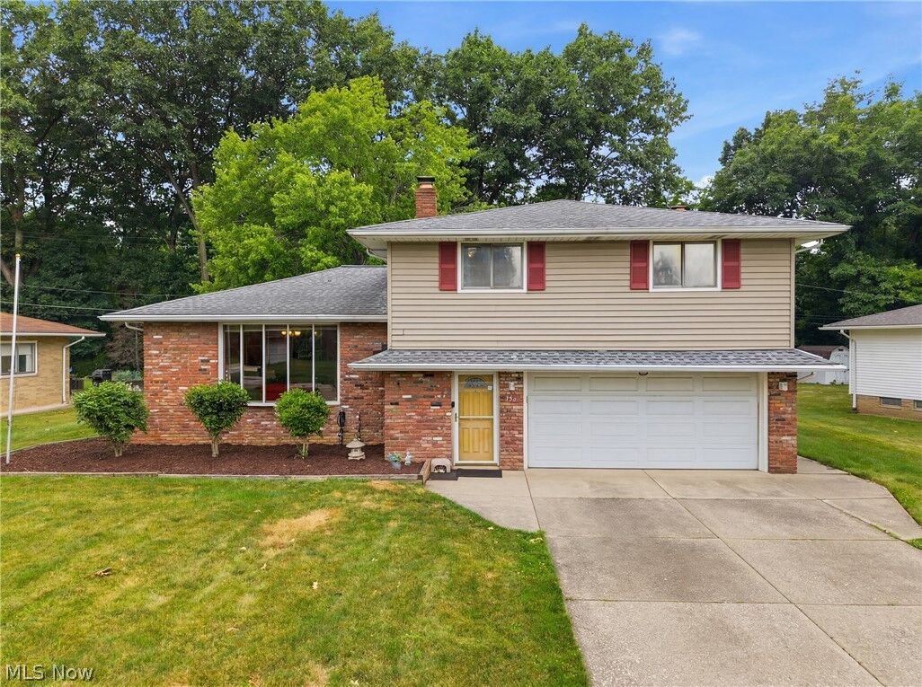 Property Photo: 1351 N Circle View Drive OH 44131