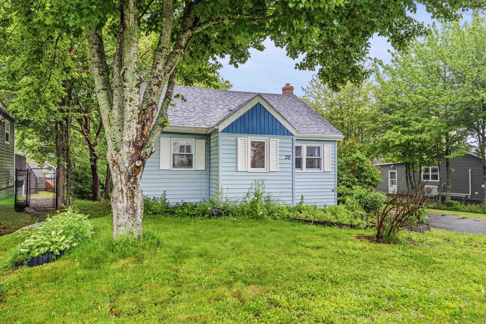 Property Photo:  20 Pine Grove Drive  NS B3R 1S1 