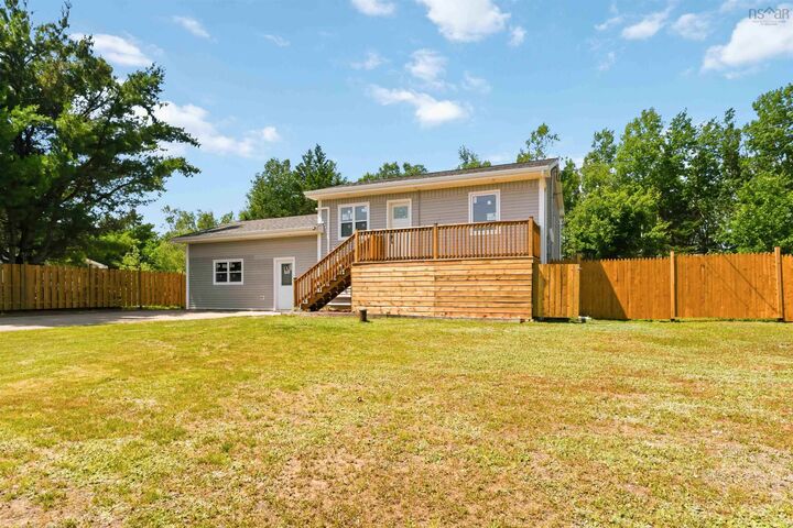 Property Photo: 989 Brooklyn Street NS B4R 1R0