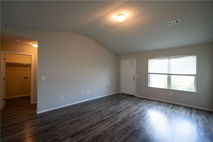 Property Photo: 2107 N Lexington Street AR 72761