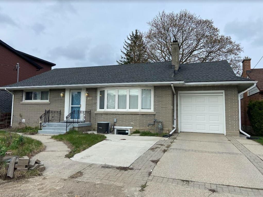 Property Photo: 160 Bruce Street Lower ON N2B 1Z3