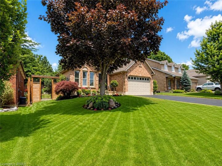Property Photo: 39 Russell Crescent ON N0E 1N0