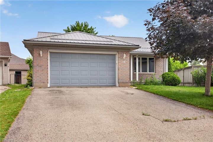 Property Photo: 15 Erin Court ON N5H 3G6