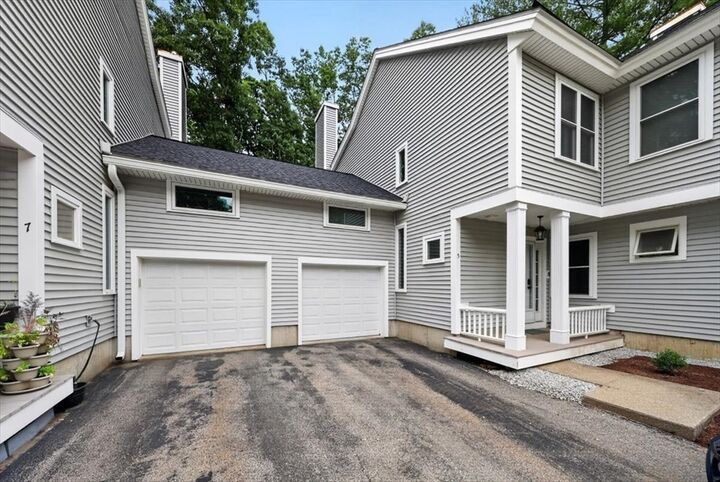 Property Photo:  5 Blueberry Ct 5  MA 02370 