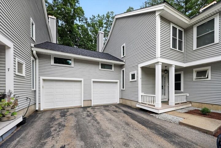 Property Photo:  5 Blueberry Ct 5  MA 02370 