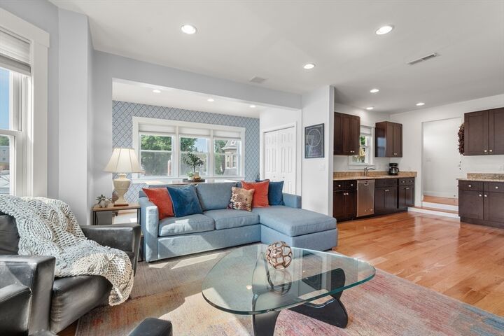 Property Photo:  659 Moody St 3  MA 02453 