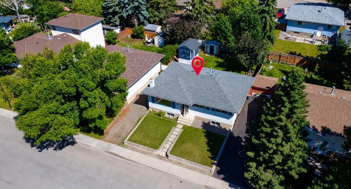 Property Photo: 1816 Lynnover Road SE AB T2C 1L3