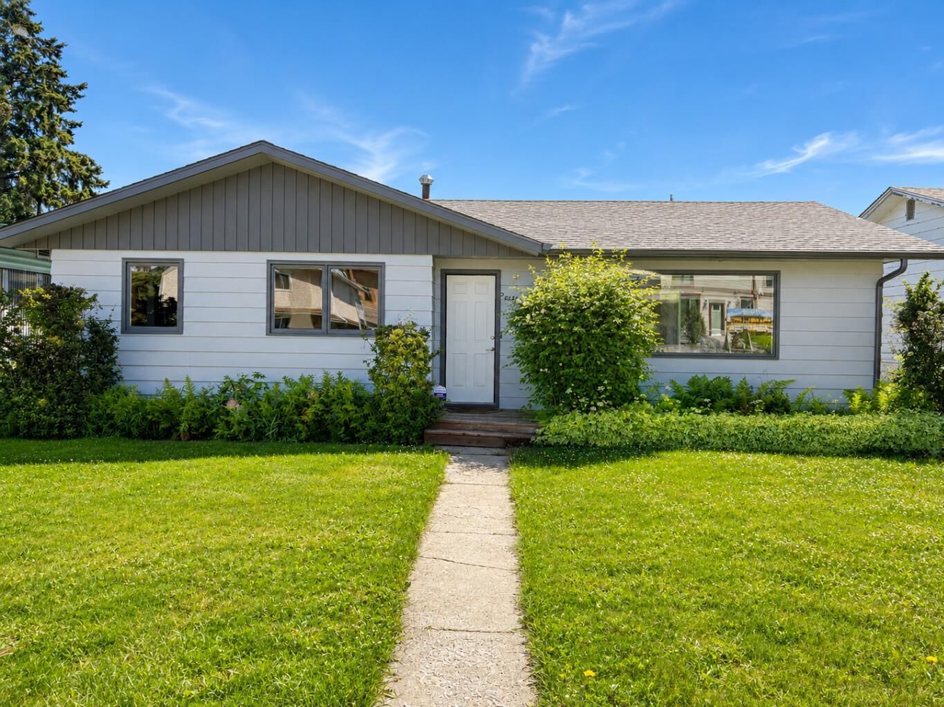 Property Photo: 5035 48 Street AB T4T 1M4