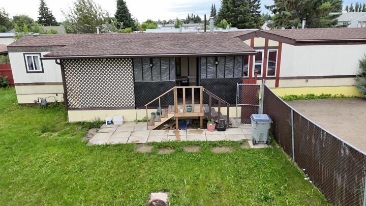 Property Photo:  5837 Birch Crescent  AB T0G 1E0 