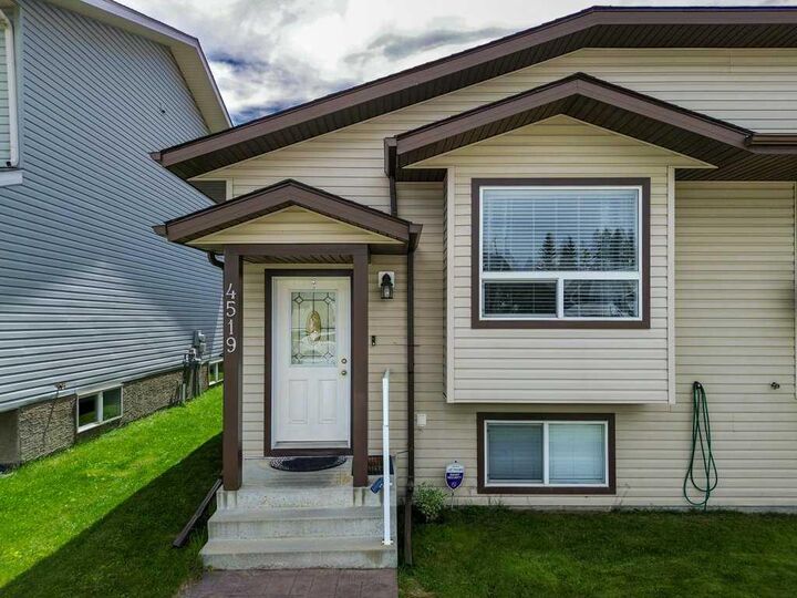 Property Photo:  4519 45 Avenue Close Avenue Close  AB T4T 1W8 