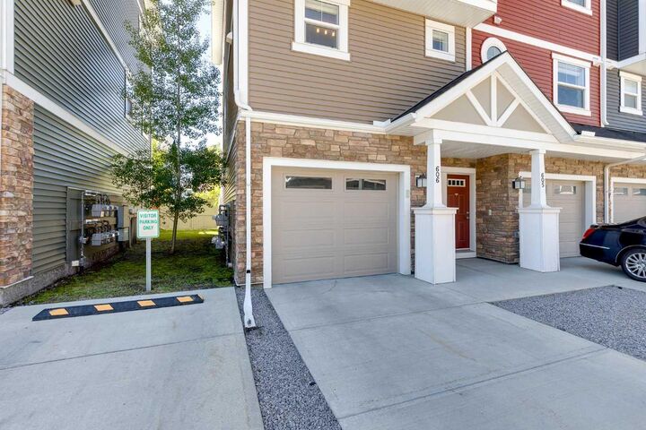 1225 Kings Heights Way SE 606 — photo 1