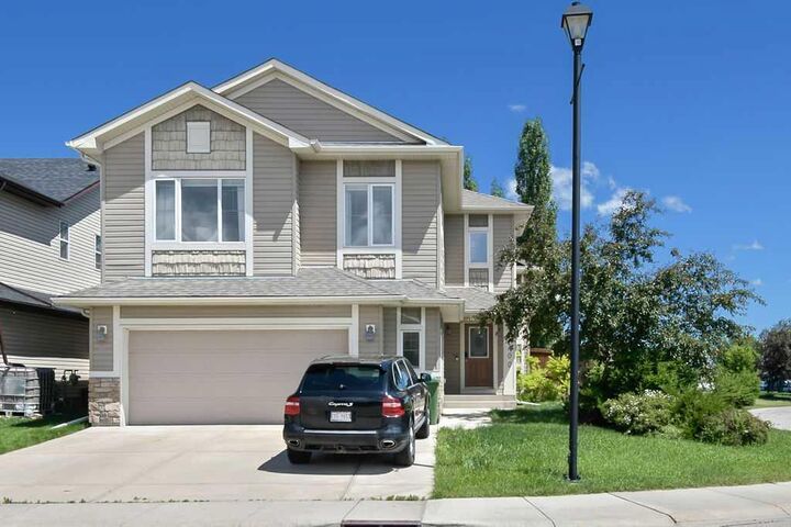 100 Hawkmere Way — photo 1