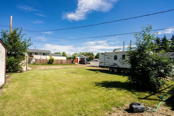 Property Photo: 5518 47ave AB T0H 1W0