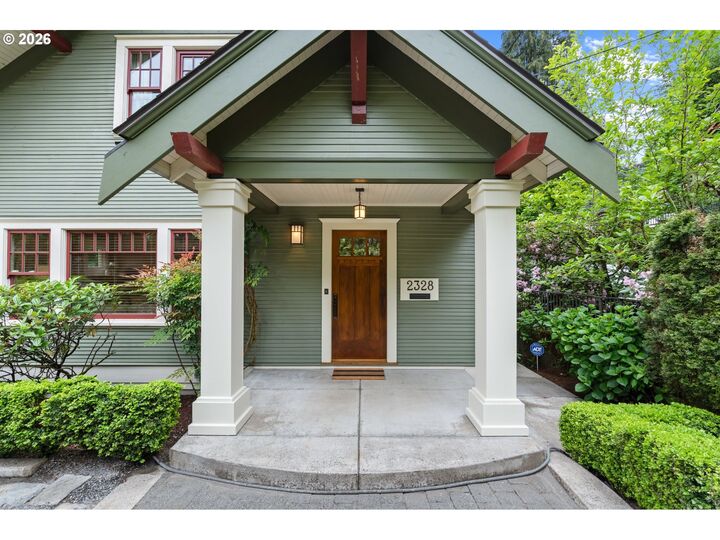 Property Photo:  2328 SW Broadway Dr  OR 97201 