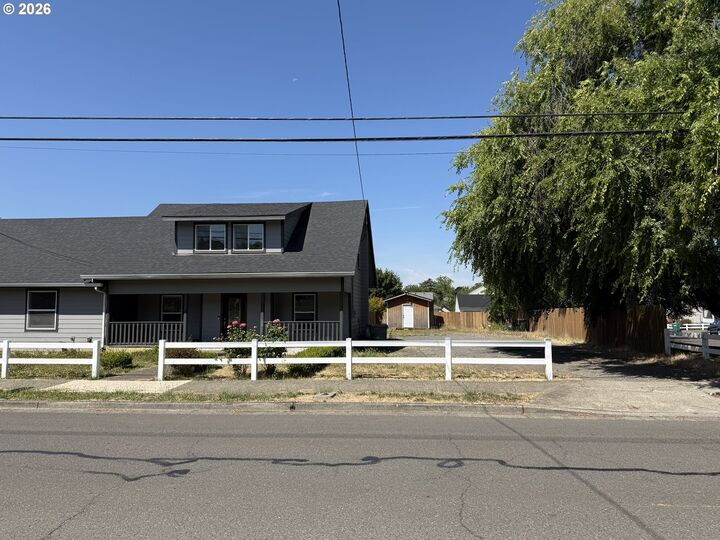 Property Photo: 1319 N Main St OR 97132