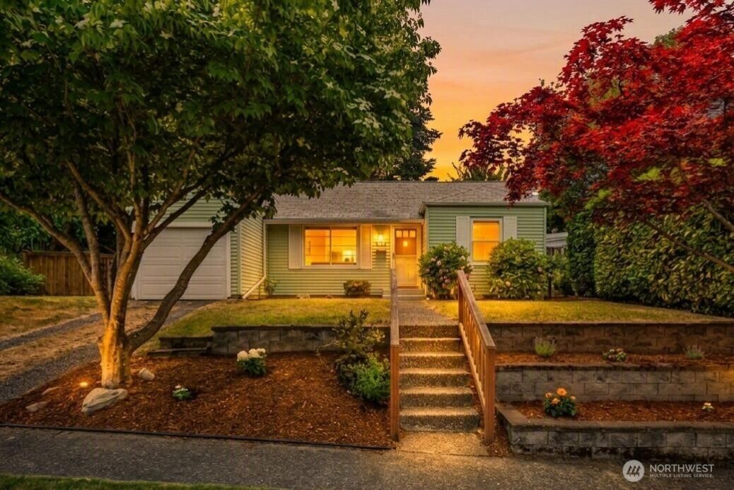 Property Photo:  8221  23rd Avenue NE  WA 98115 