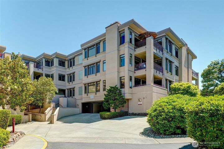 Property Photo: 219 5th Avenue S F304 WA 98033