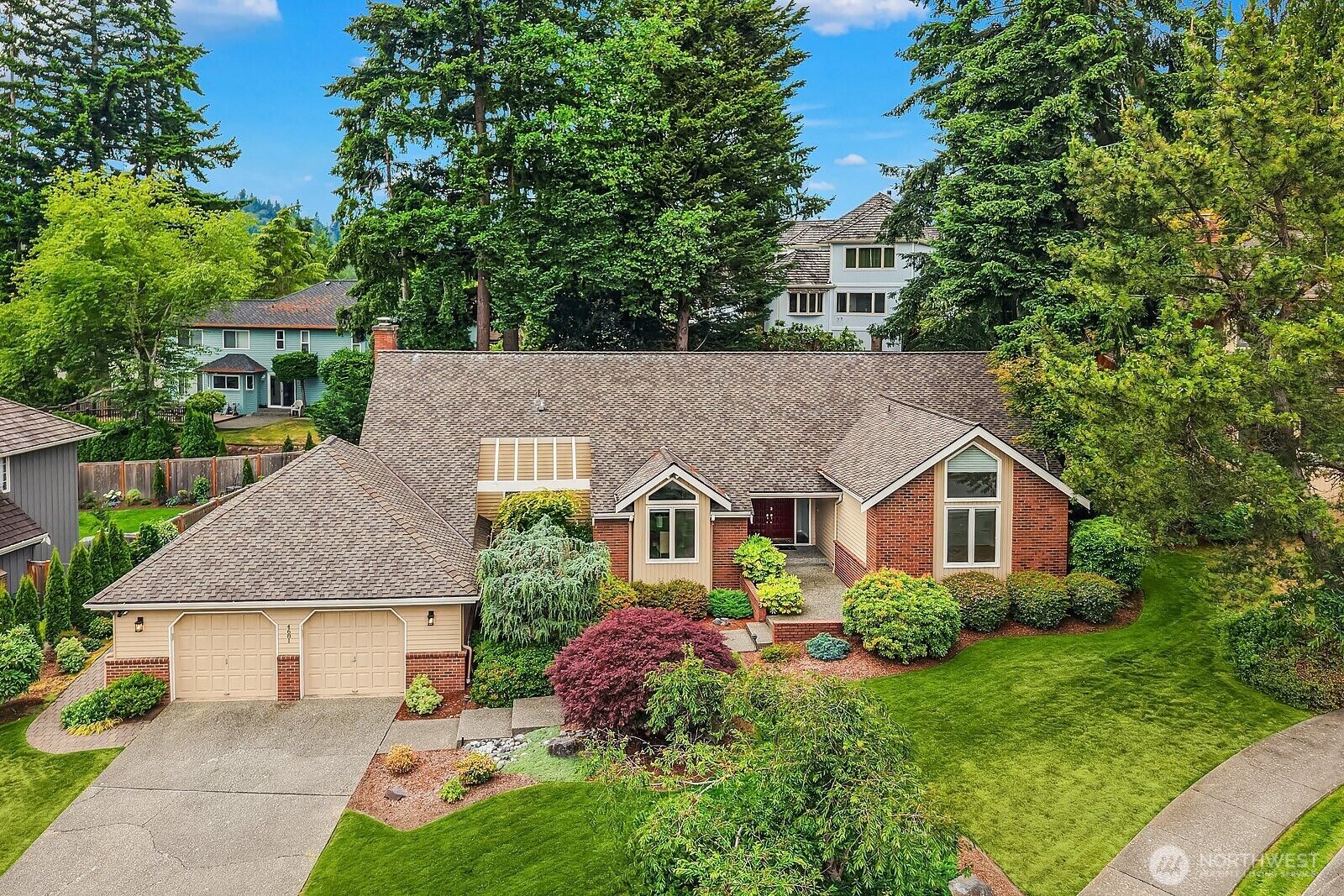 Property Photo:  4681  174th Avenue SE  WA 98006 