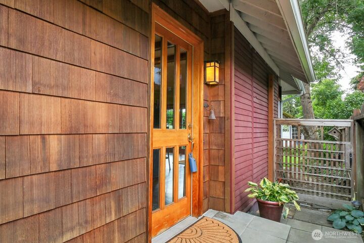 Property Photo:  4229  46th Avenue S  WA 98118 