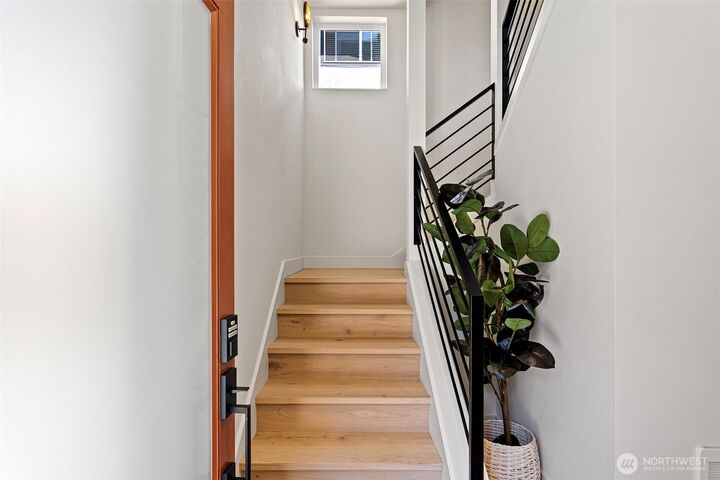 Property Photo: 4430 Dayton Avenue N WA 98103