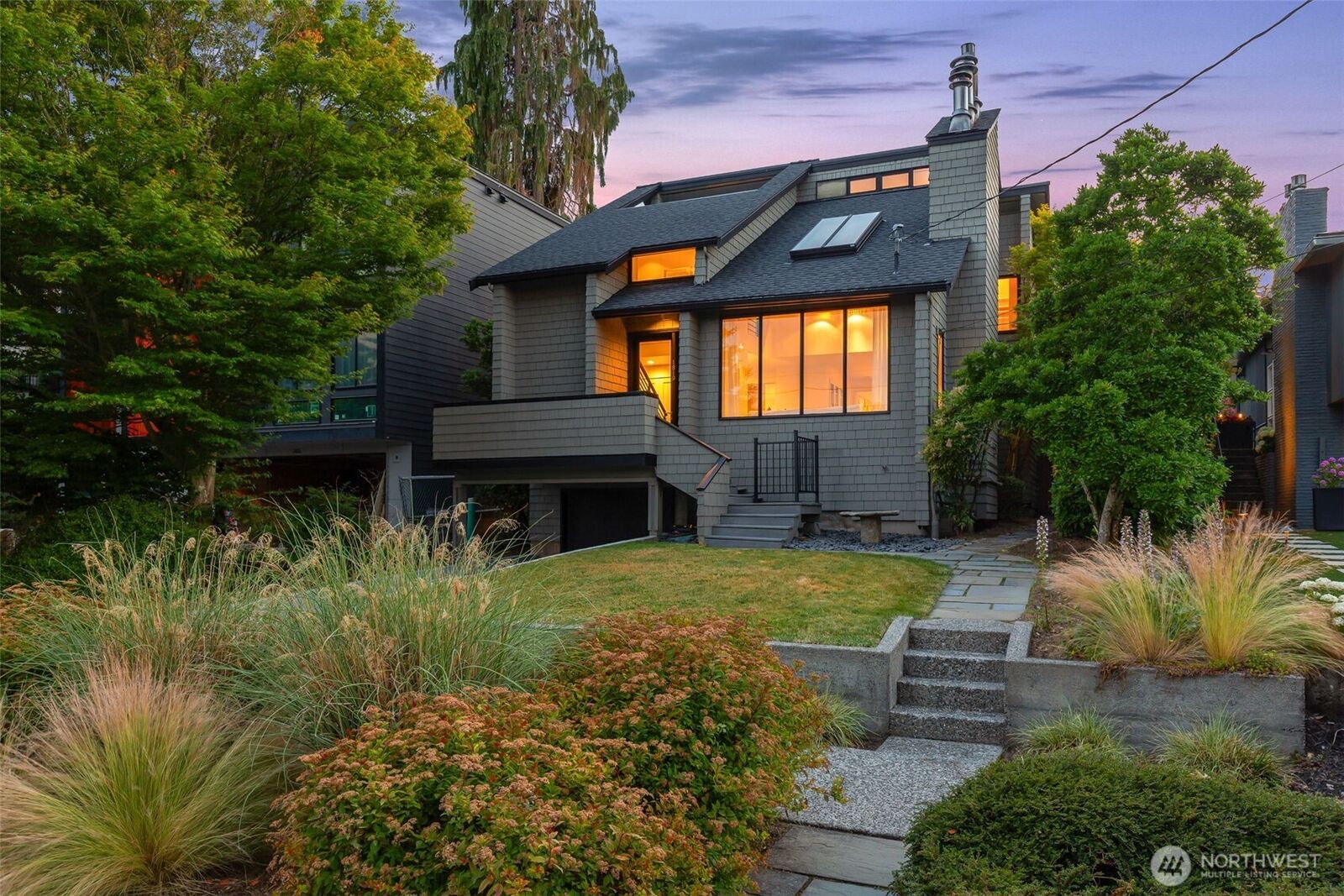 Property Photo:  1819  39th Avenue E  WA 98112 
