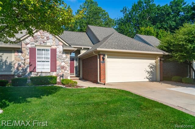 Property Photo:  5503 Ortman Drive  MI 48314 