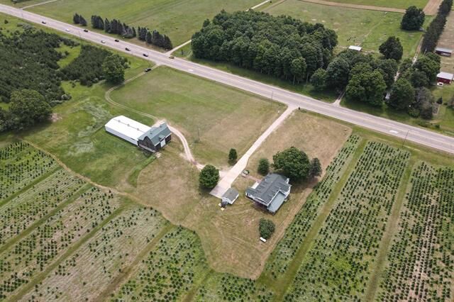 Property Photo:  6401 E M-113  MI 49649 