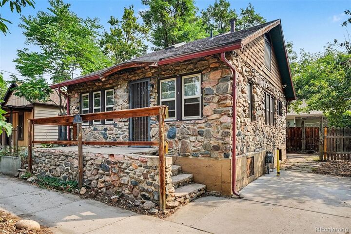 Property Photo:  815 Arapahoe Street  CO 80401 
