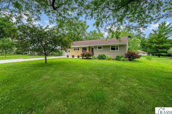 Property Photo:  47 Skyline Drive  MN 56001 