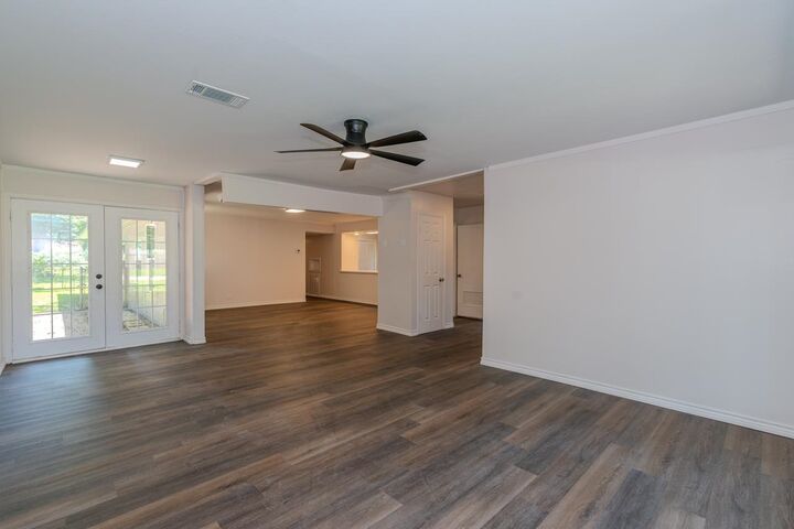 Property Photo: 3825 Buckingham Row TX 77706