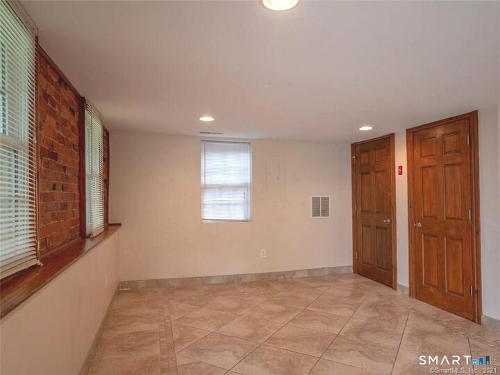 Property Photo:  467 Quinnipiac Avenue 1  CT 06513 