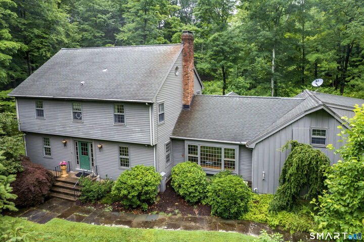 Property Photo:  