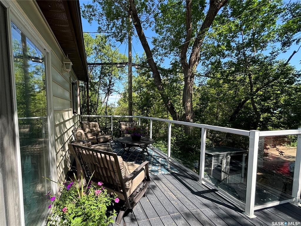 Property Photo:  232 Green Avenue  SK S0G 4C0 