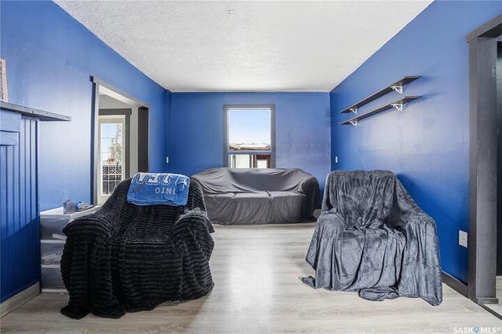 Property Photo:  211 Martin Street  SK S0C 2C0 