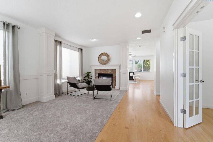 Property Photo:  5609 W 14th Ave  WA 99338 