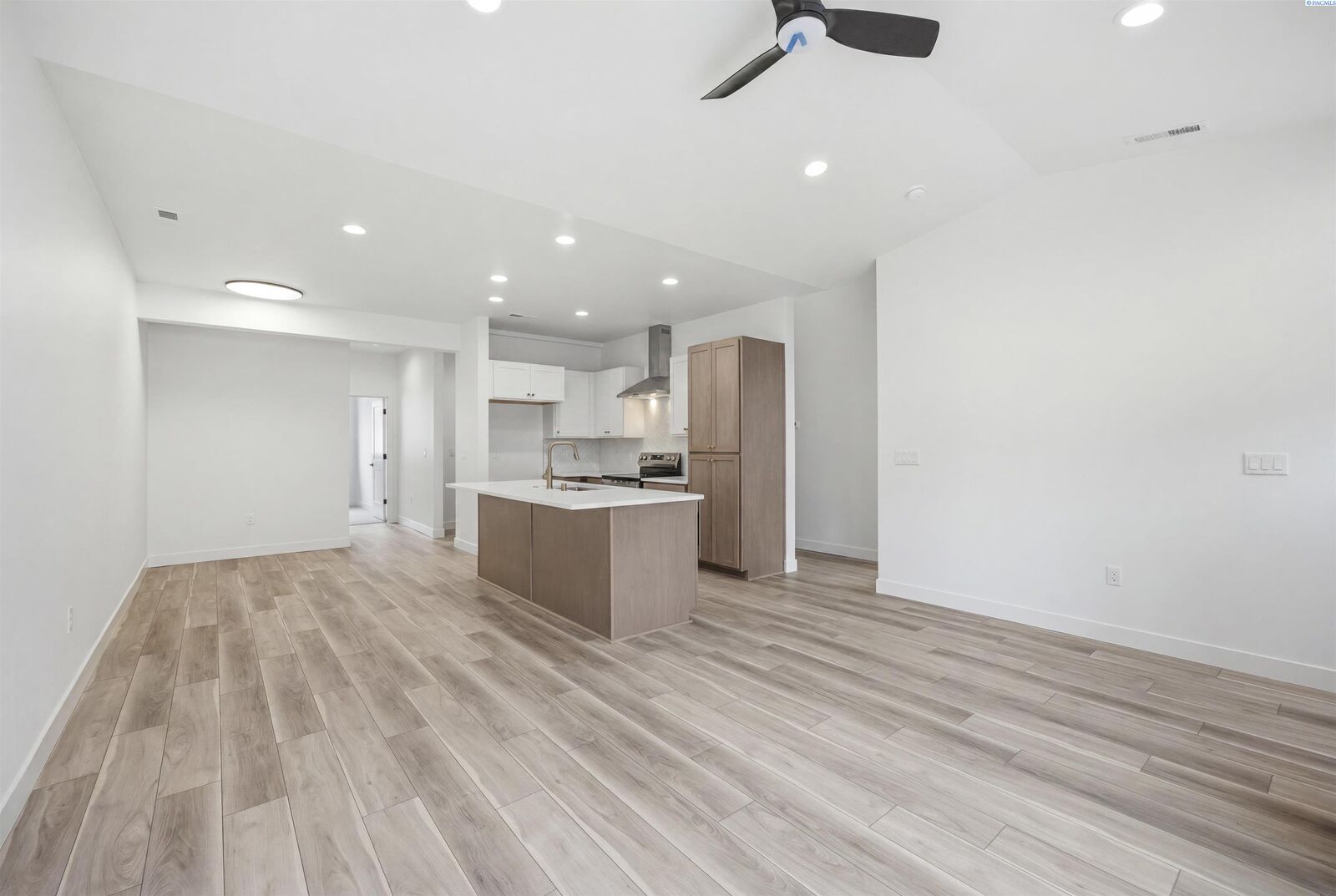 Property Photo:  4461 Conifer St  WA 99353 