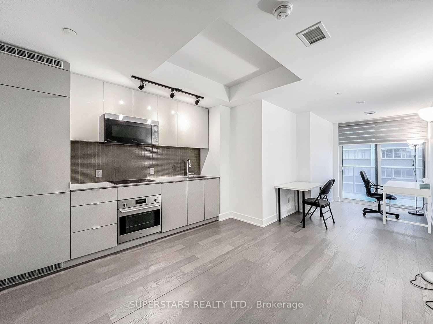 Photo de la propriété:  7 Grenville Street 911  ON M4Y 0E9 
